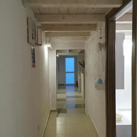 White Monolocale Ugento