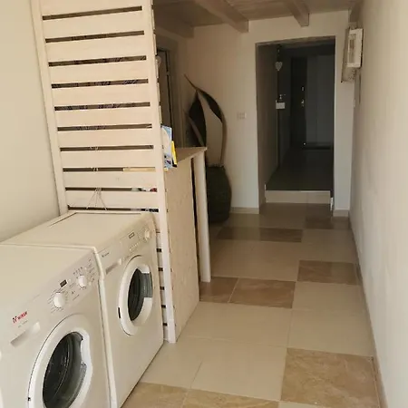 White Monolocale דירה אוג'נטו